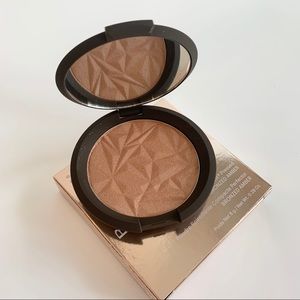 BNIB BECCA - Bronzer/Highlighter “Bronzed Amber”